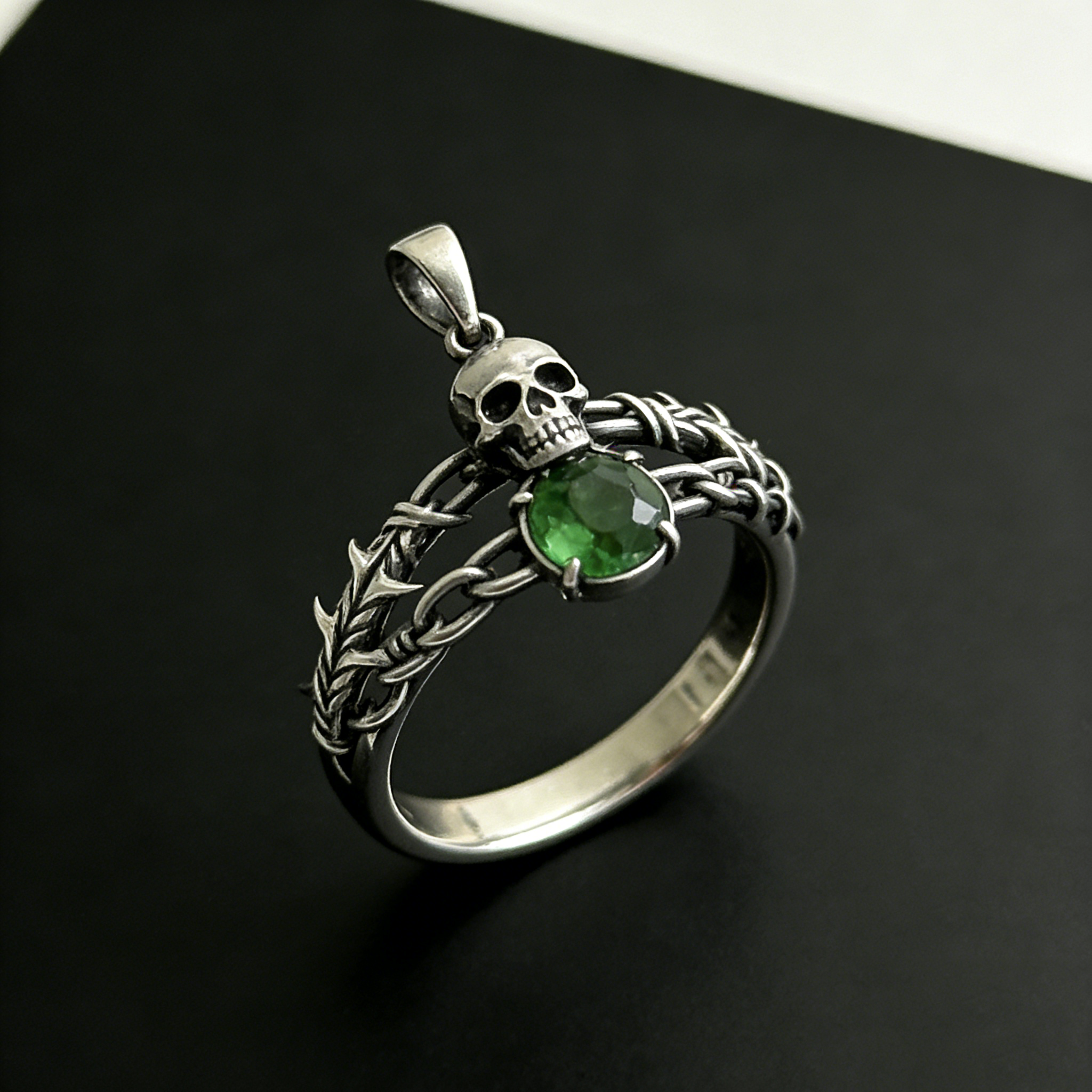 Skull Thorn Emerald Ring